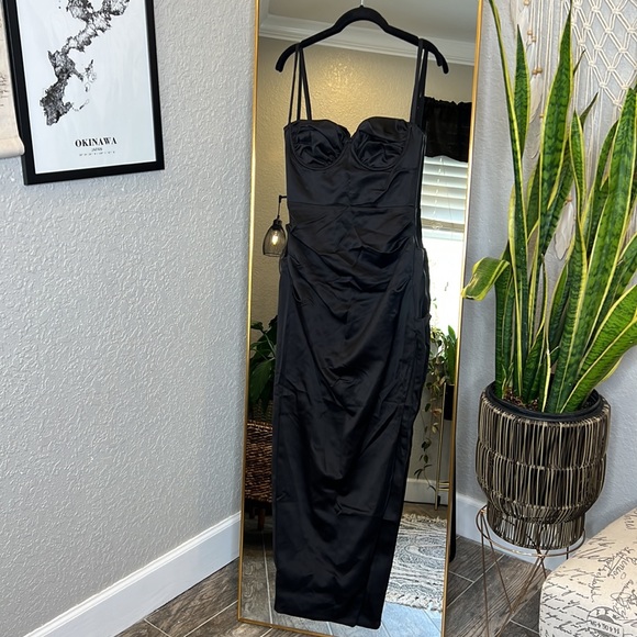 HOUSE OF CB 'Flora' Black Satin Pleated Corset Midi Dress NWOT - Picture 6 of 9